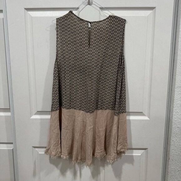 UMGEE Wome'n‎ Top M With Embroidery Lace In Front Printed & Solid Fabric BOHO - Picture 8 of 8